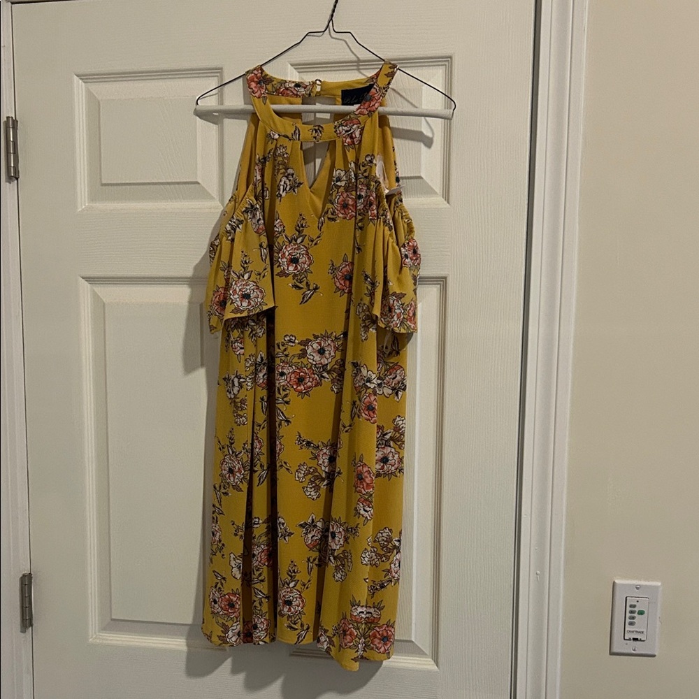 Francesca's Collections Yellow Floral Mini Dress